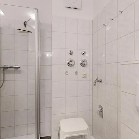 Appartementhaus Binzer Sterne 50 *